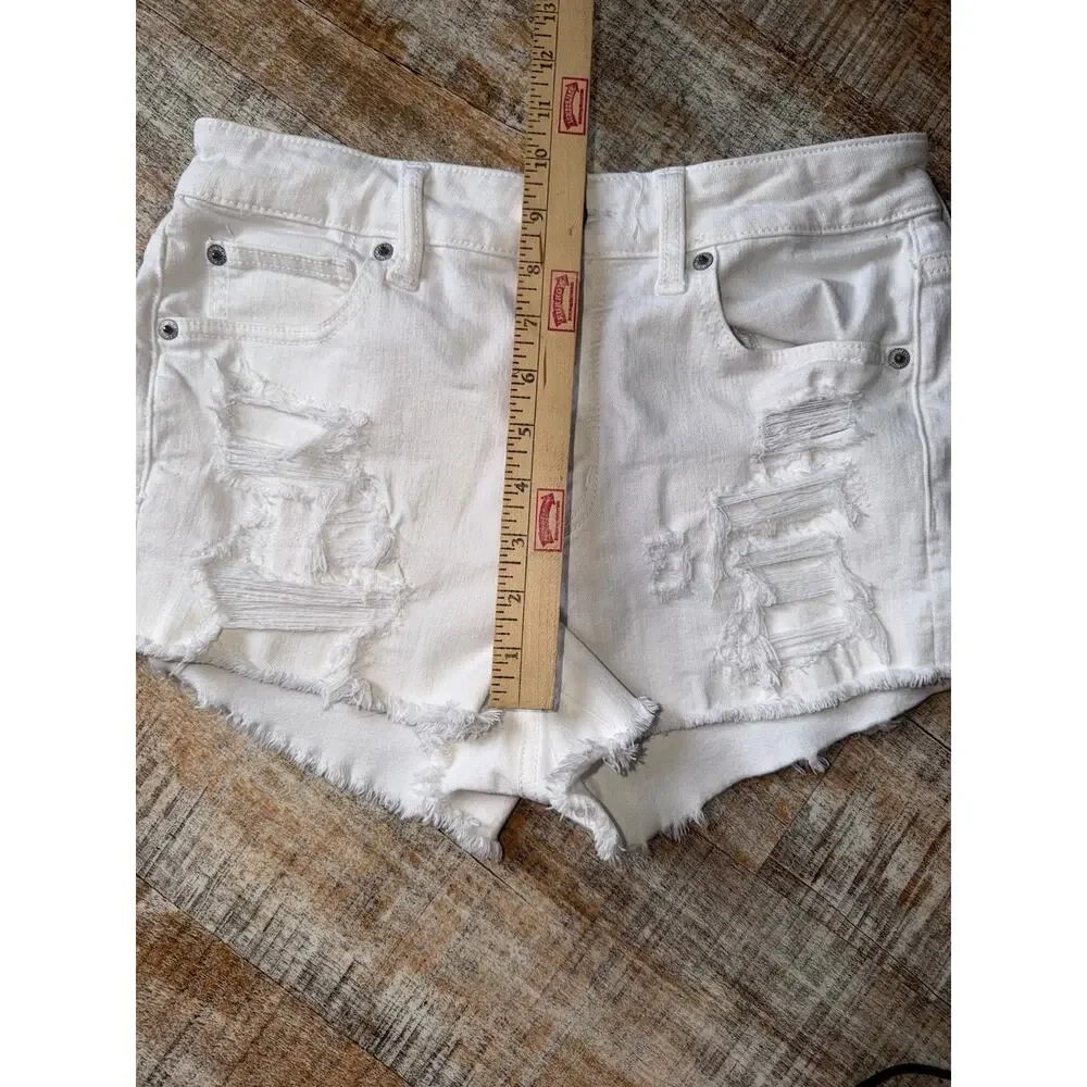 American Eagle White Distressed Denim Mid Rise Short Shorts Size 8 Frayed Hem